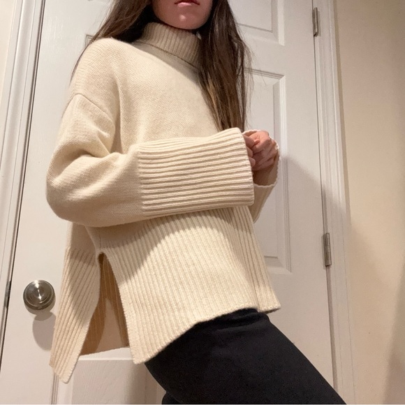 $1150 Toteme Cashmere City Off-White Cream Heavy Turtleneck Sweater Sz Medium M - Picture 2 of 10